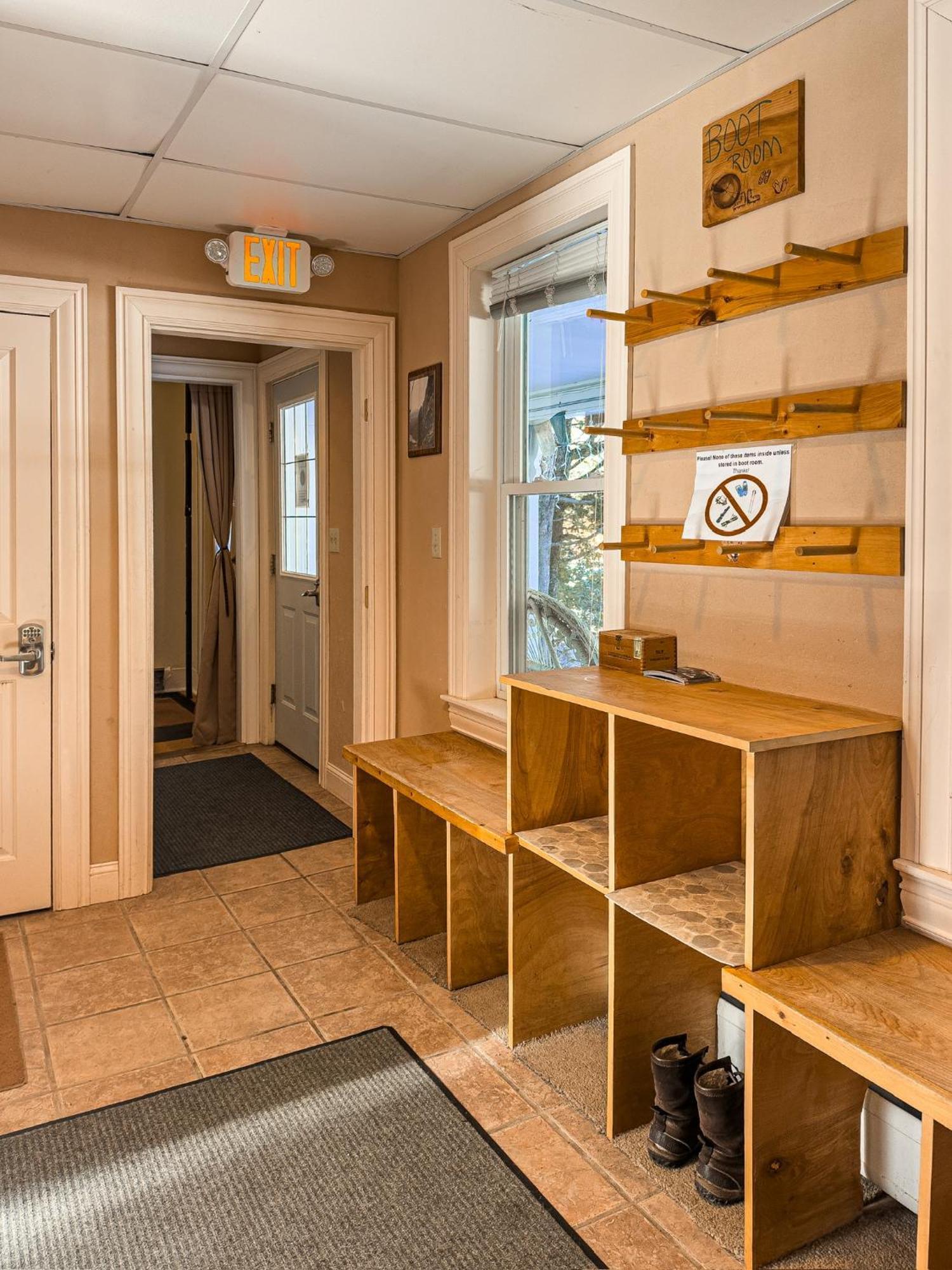 The Notch Hostel Северен Уудсток Екстериор снимка